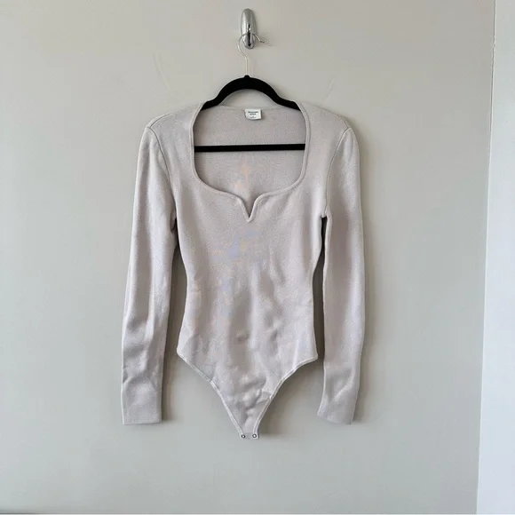 Ambercombie & Fitch- Cream Knit Sweetheart Neckline Long Sleeve Bodysuit - Picture 2 of 9